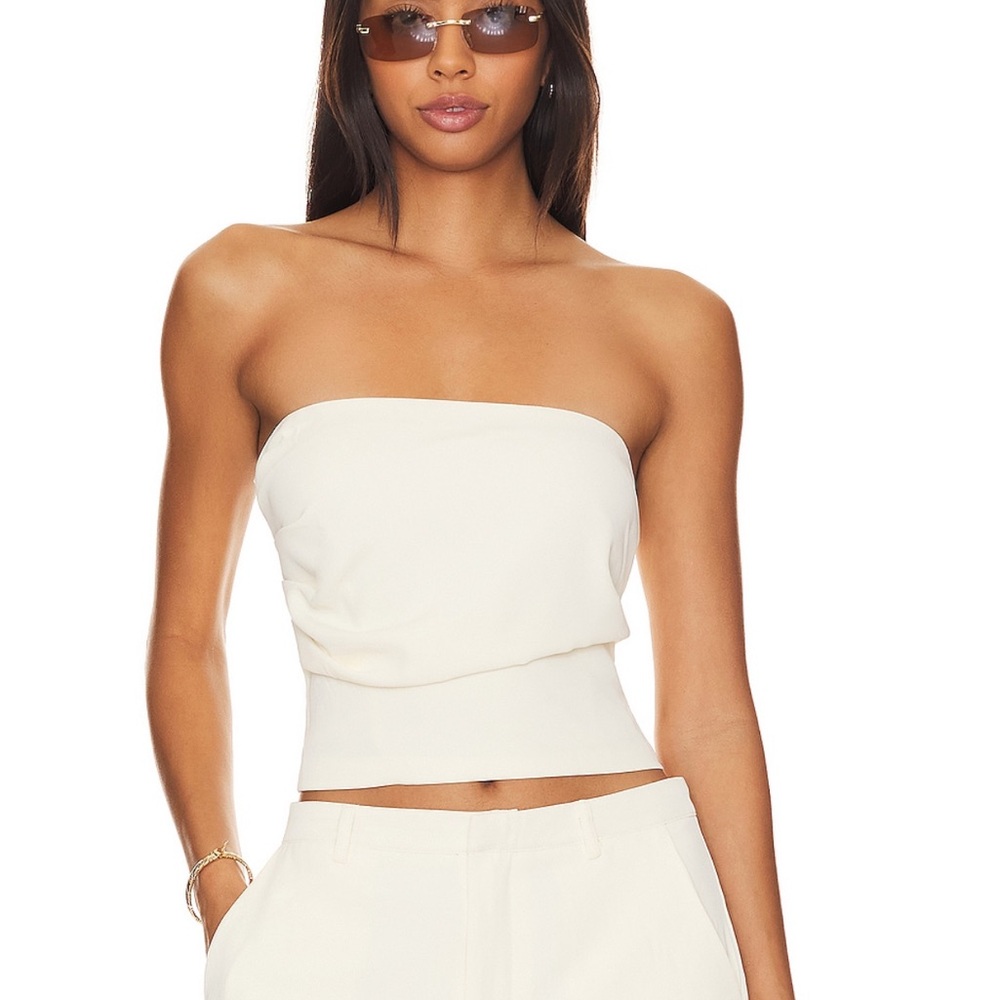 Elegant White Strapless Top